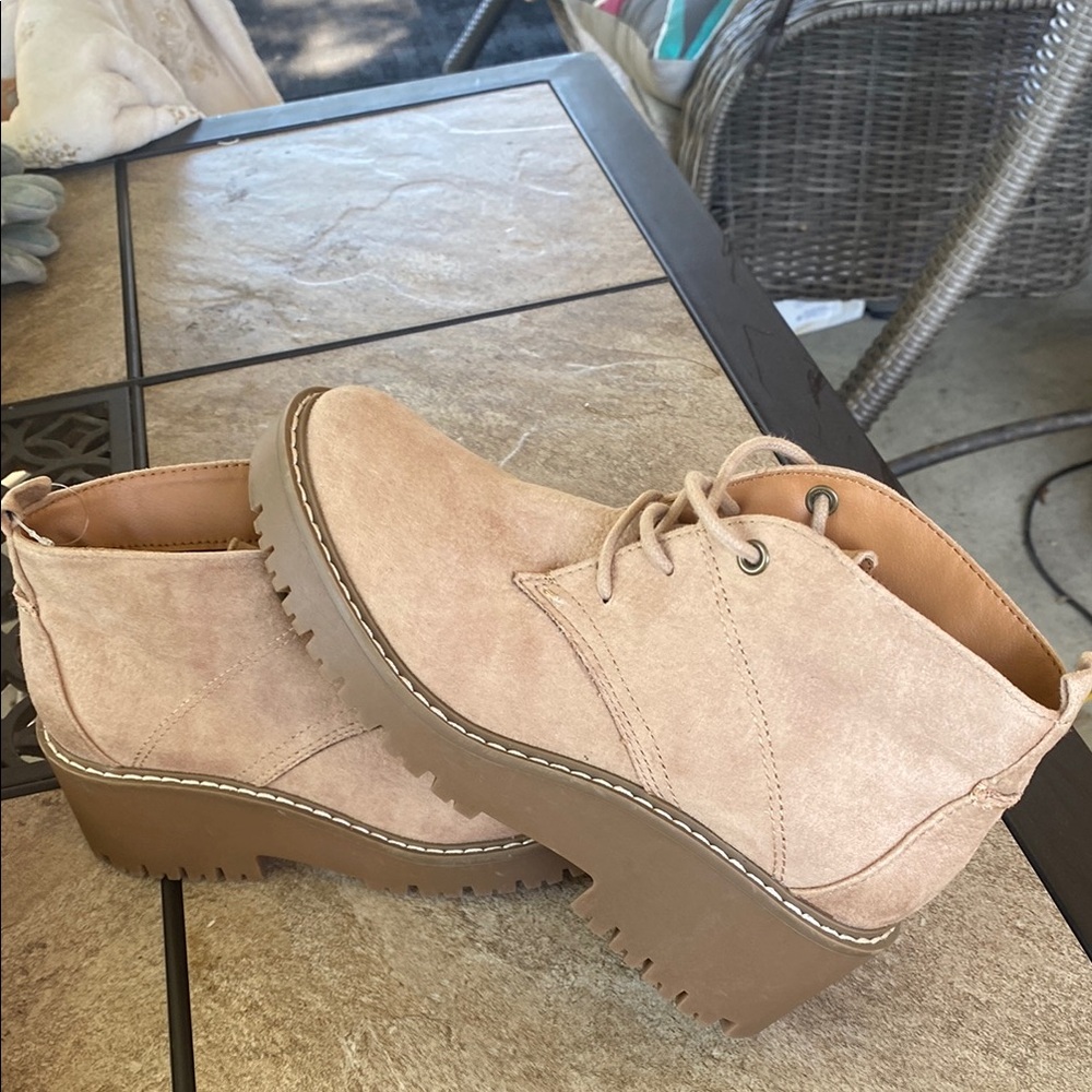Sonoma Women's Tan Ankle Boots